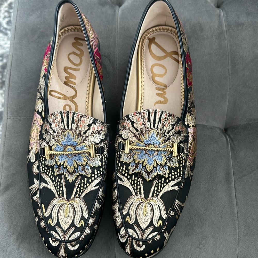 Sam Edelman embroidered loafers. Soft and comfy and so cute
